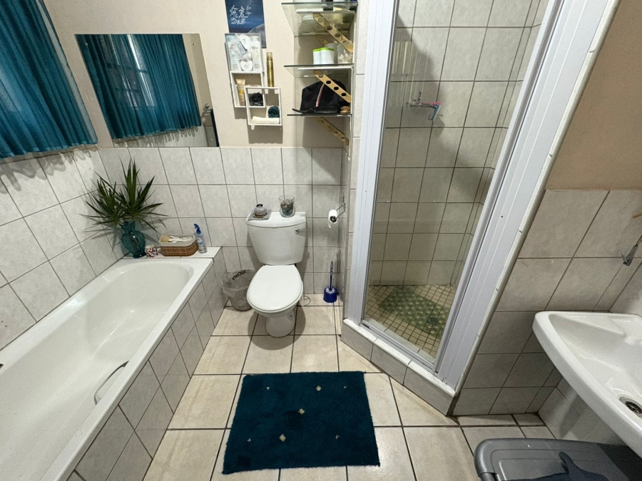 3 Bedroom Property for Sale in Safari Gardens North West